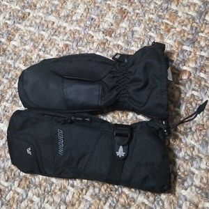 EUC black ski/winter gloves